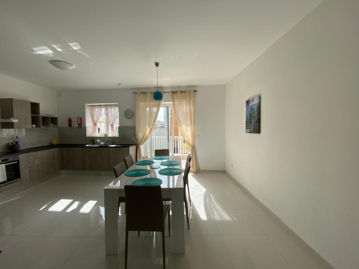 Sunshine Apartments Mellieha - Modern Three Bedroom Apartment - Apt No 2 Exteriör bild