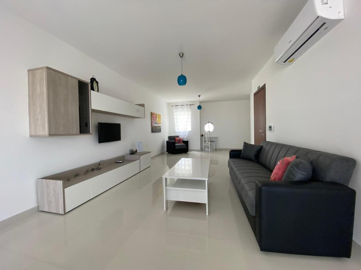 Sunshine Apartments Mellieha - Modern Three Bedroom Apartment - Apt No 2 Exteriör bild